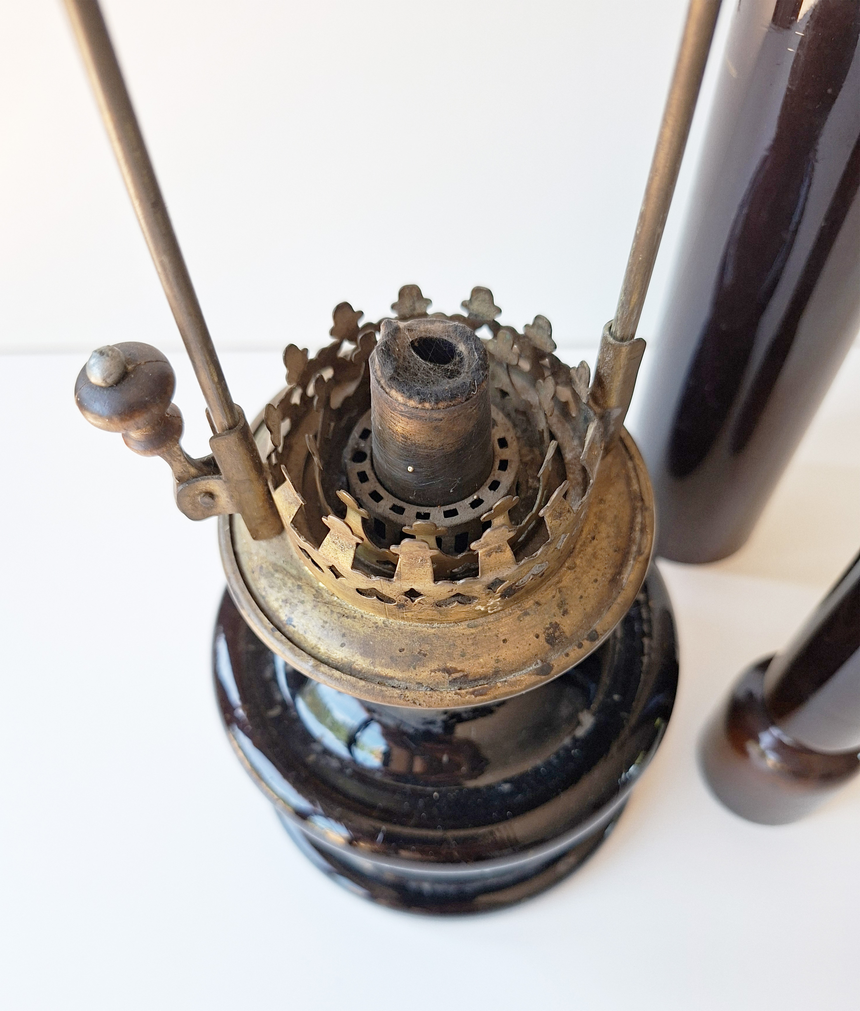 Antique Darkroom Lamp (c. 1890-1910) 9