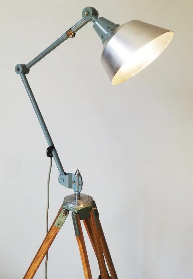 Custom Midgard Lamp on Antique Photo Tripod 3