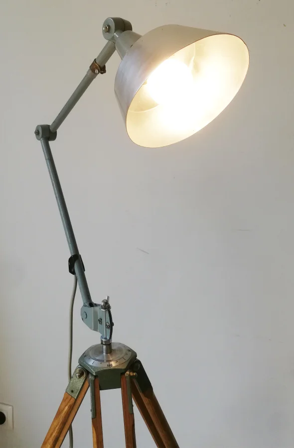 Custom Midgard Lamp on Antique Photo Tripod 4